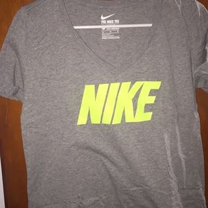 Nike tee like new